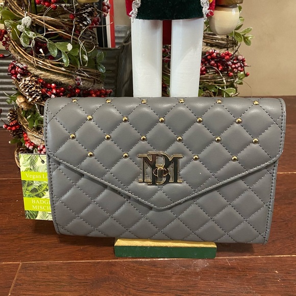 Badgley Mischka Handbags - Badgley Mischka NWT Grey Crossbody w/diamond quilting gold tone hardware